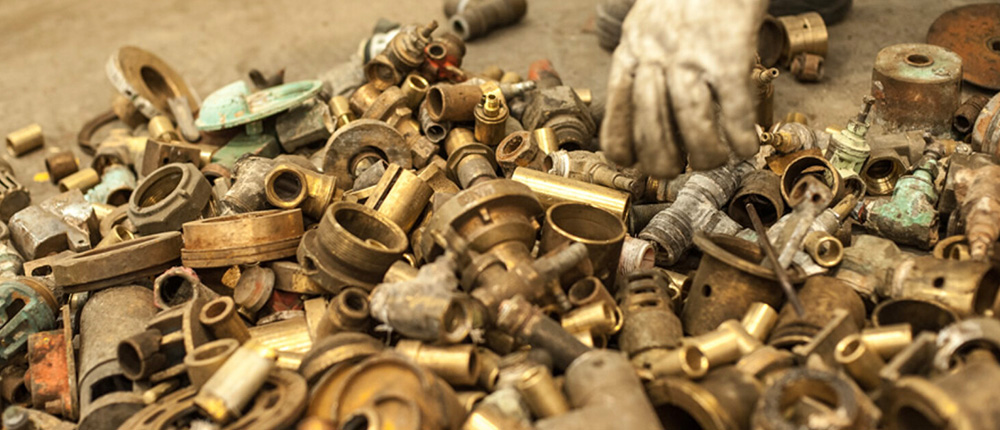 mixed brass and iron in quntity for sale